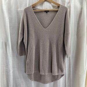 Express Women's V Neck 3/4 Sleeve Tunic Sweater Top Large Taupe Knit Casual Chic